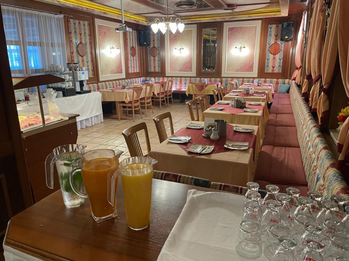 Hotel Restaurant Wallner I Contactless Check-In St. Valentin Dış mekan fotoğraf