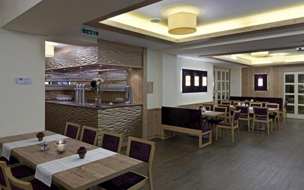 Hotel Restaurant Wallner I Contactless Check-In St. Valentin Dış mekan fotoğraf